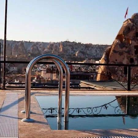 Center Cave House 4*