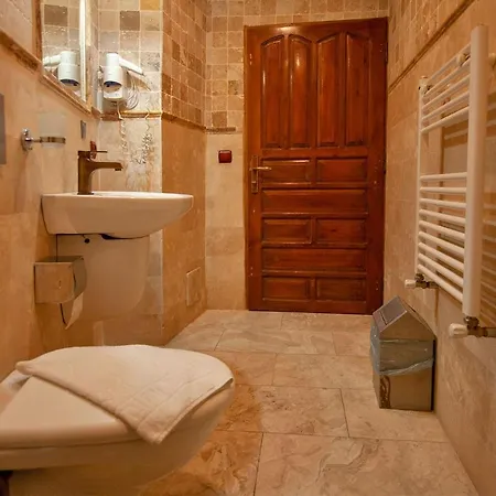 מלון Center Cave House