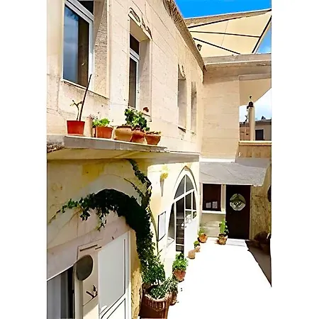 מלון Center Cave House גורמה
