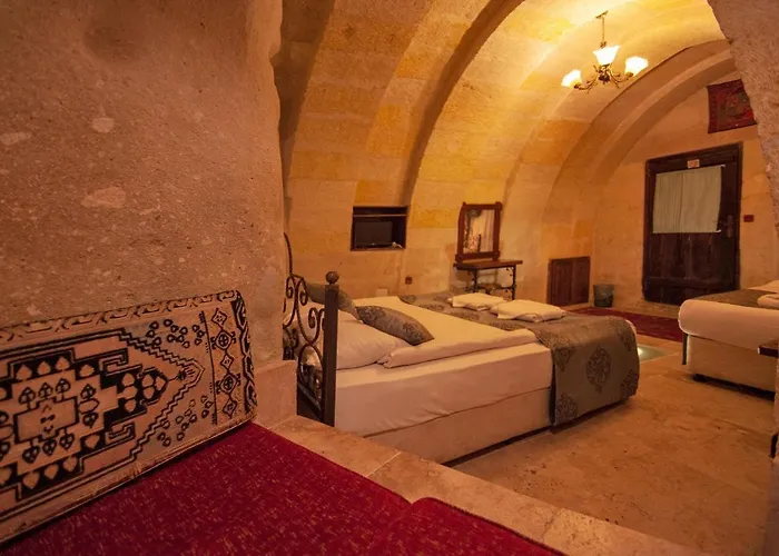 Center Cave House 4*