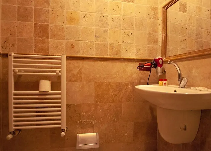 Center Cave House 酒店 4*