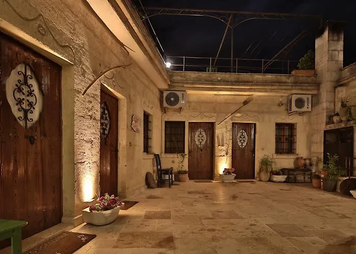 Center Cave House 4*